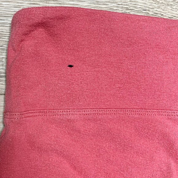 Victoria's Secret VSX Twist Mesh Cut-Out Leggings in Rose - Picture 6 of 10